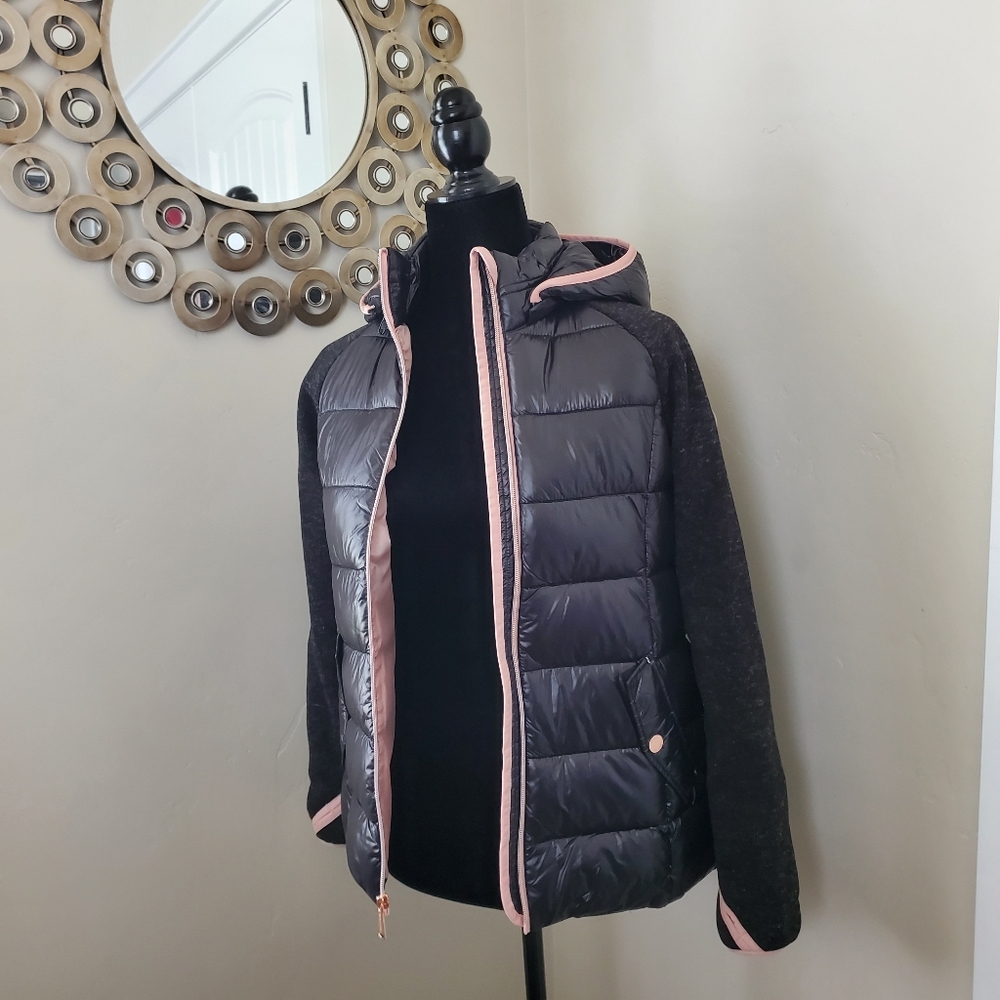 Michael Kors Quilted Puffer - Picture 2 of 8